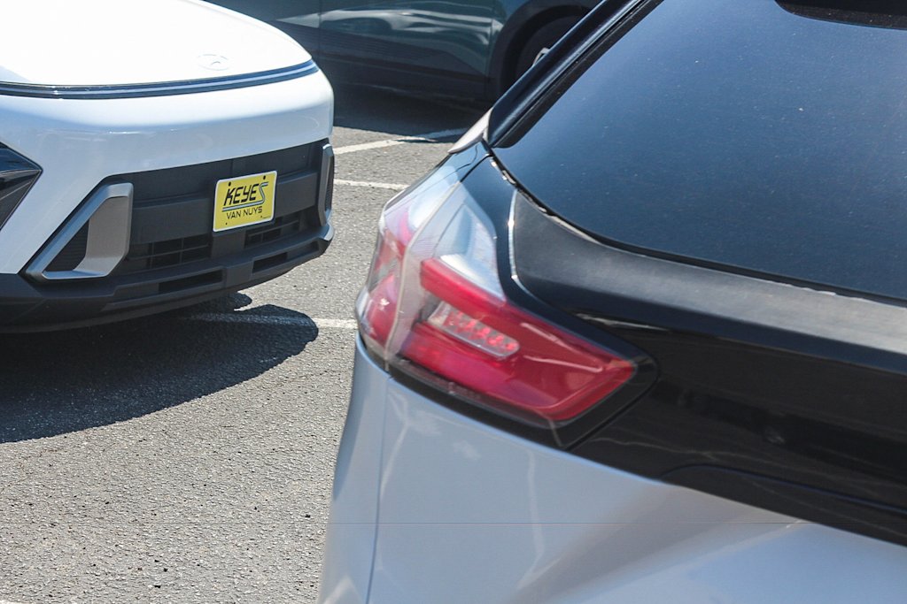 Thumbnail: 2019 Ford Edge - 15
