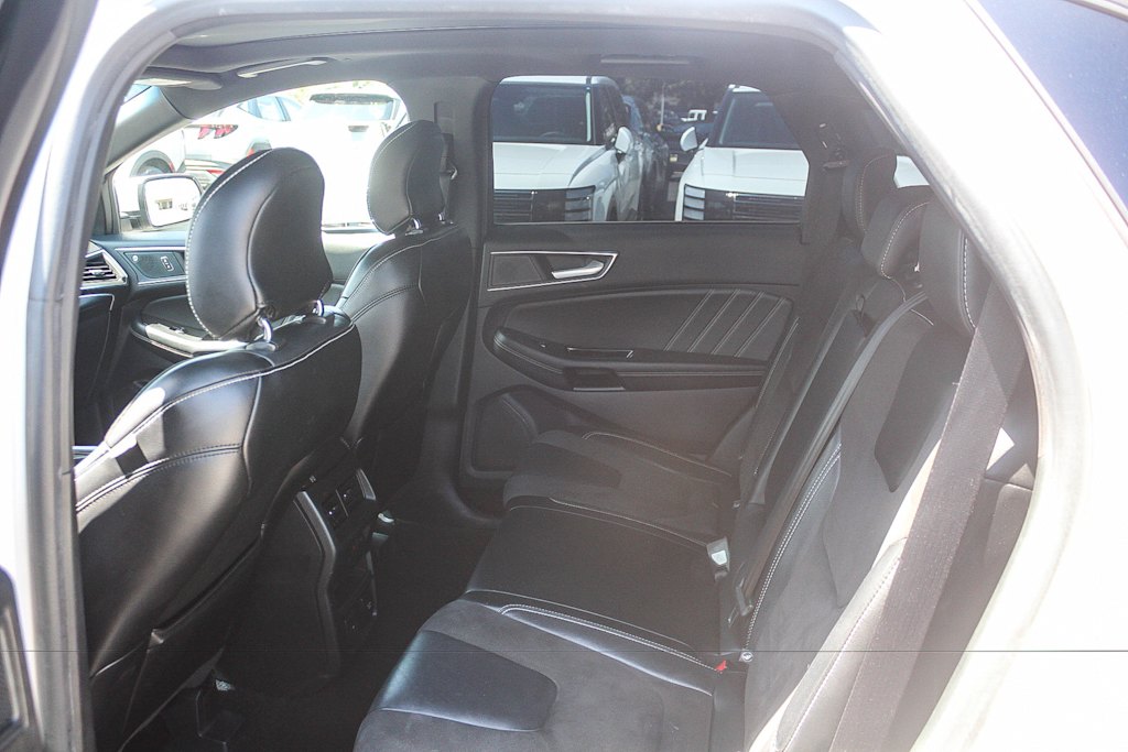 Thumbnail: 2019 Ford Edge - 11