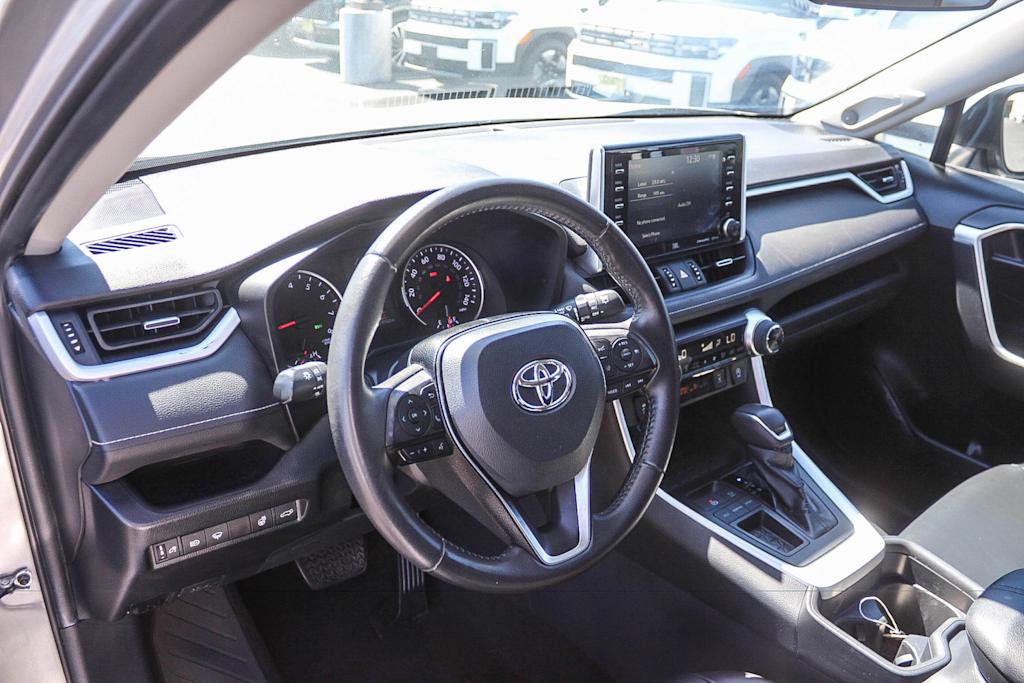 Thumbnail: 2020 Toyota RAV4 - 12