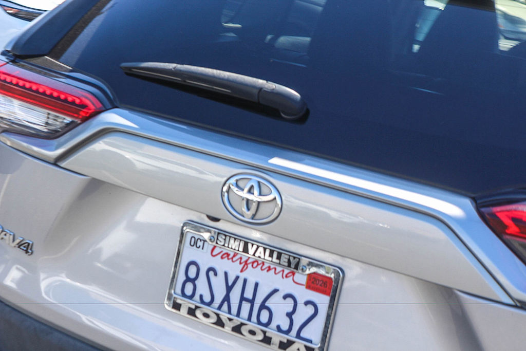Thumbnail: 2020 Toyota RAV4 - 6