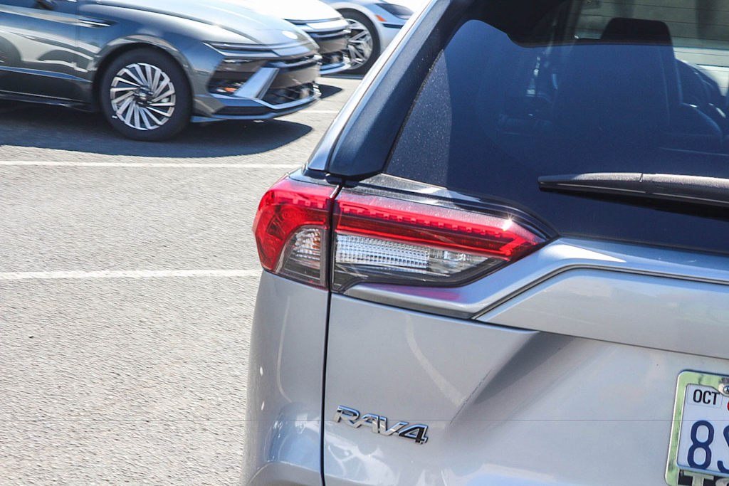 Thumbnail: 2020 Toyota RAV4 - 19