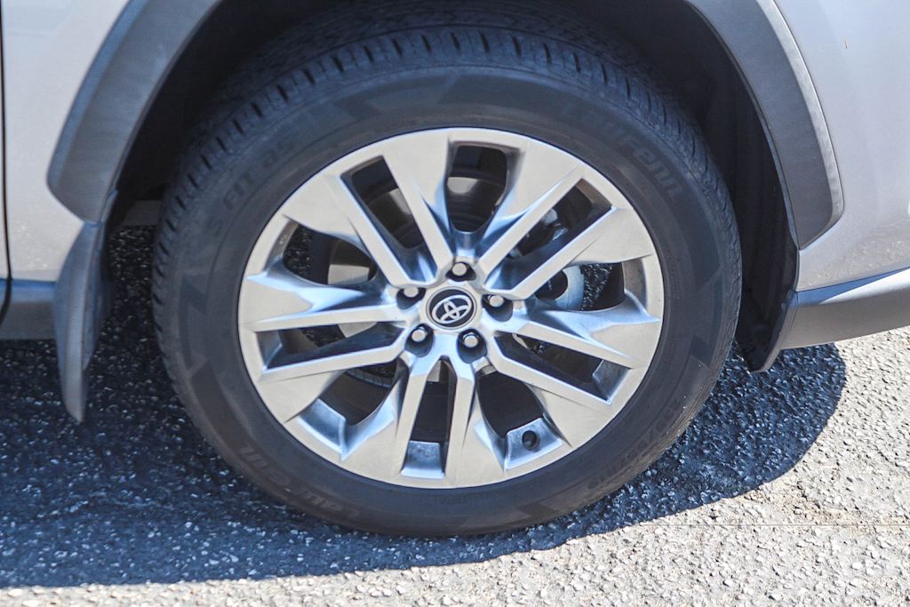 Thumbnail: 2020 Toyota RAV4 - 20