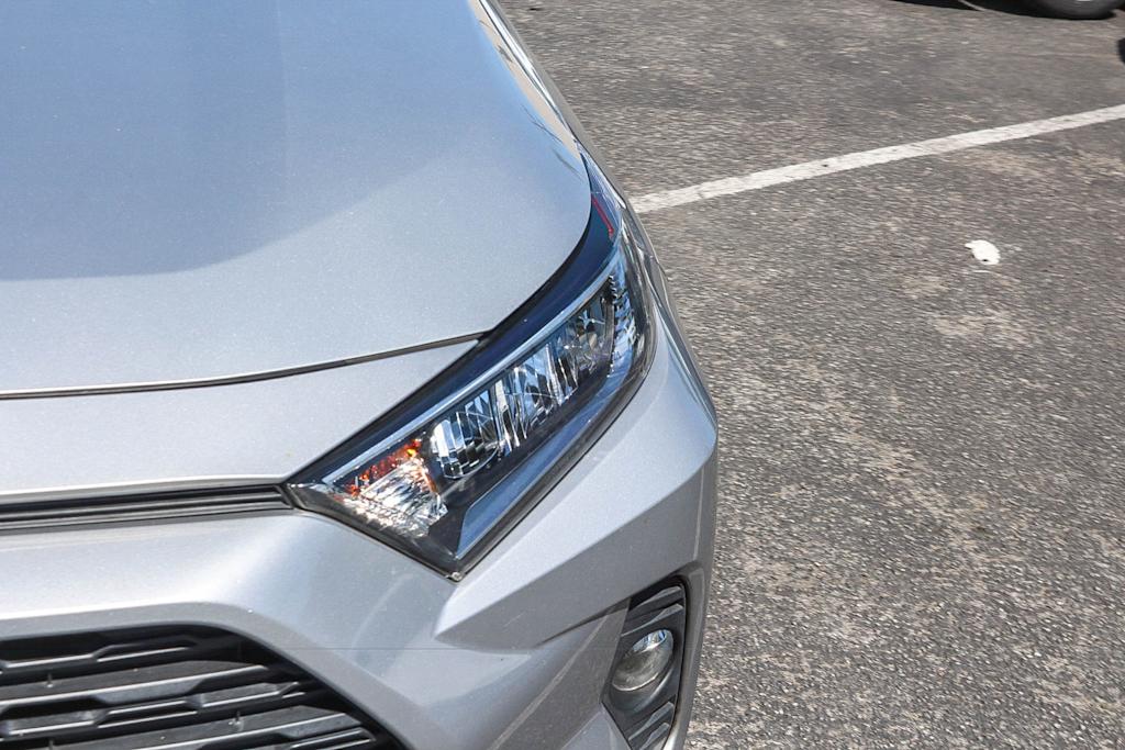 Thumbnail: 2020 Toyota RAV4 - 21
