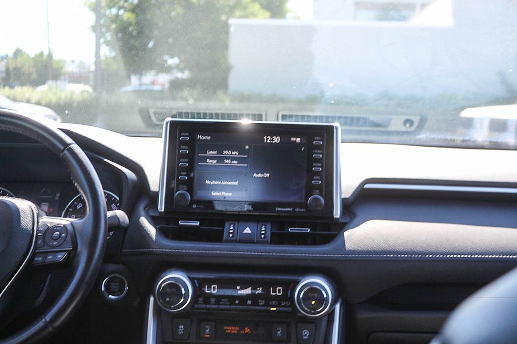 Thumbnail: 2020 Toyota RAV4 - 13
