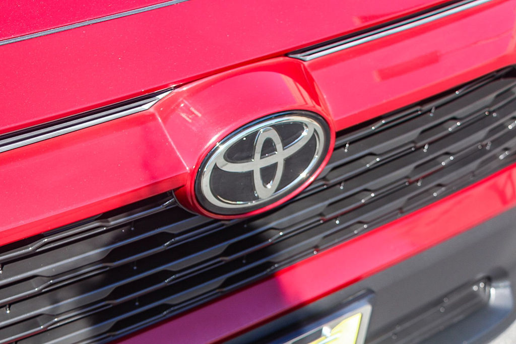 Thumbnail: 2020 Toyota RAV4 - 27