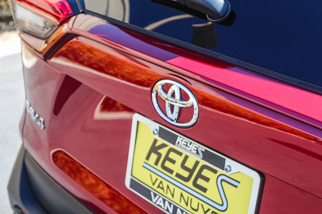 Thumbnail: 2020 Toyota RAV4 - 22