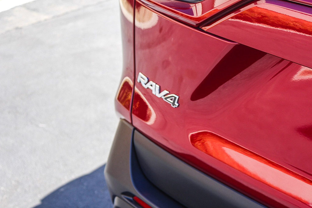 Thumbnail: 2020 Toyota RAV4 - 6