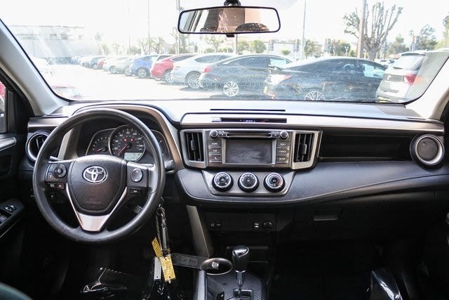 2014 Toyota RAV4 LE 2