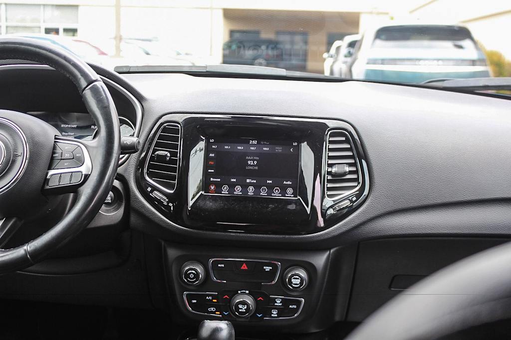 Thumbnail: 2019 Jeep Compass - 14