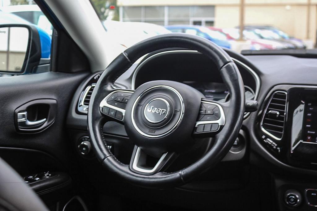 Thumbnail: 2019 Jeep Compass - 9