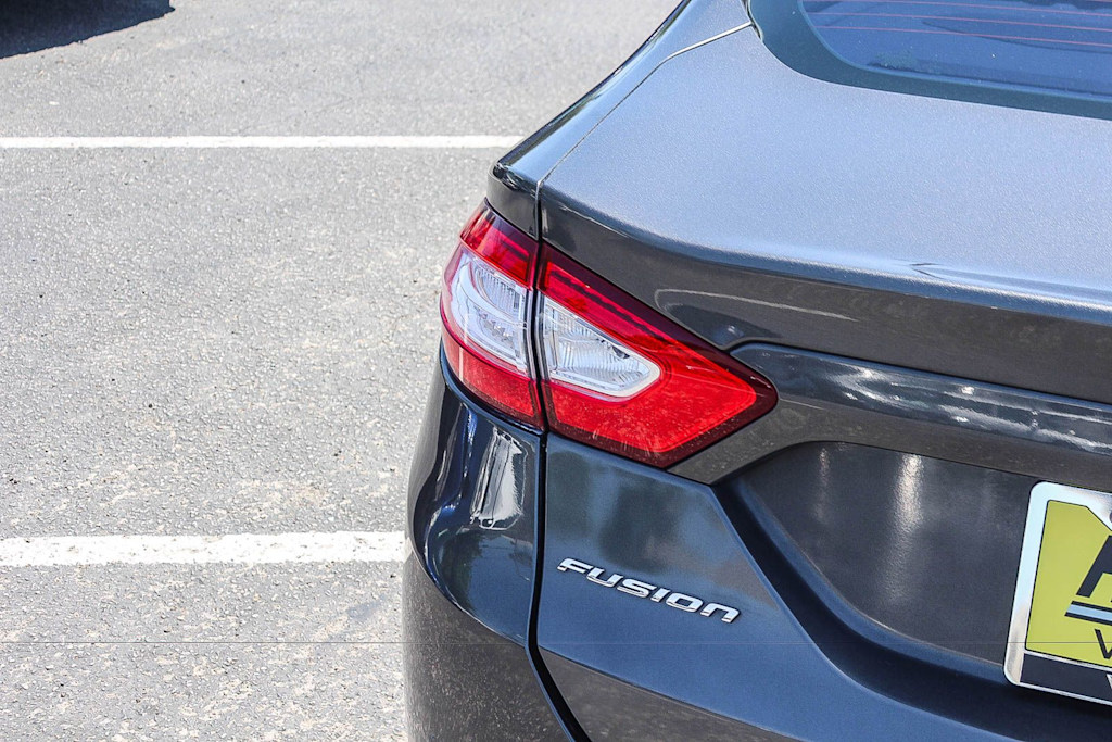 Thumbnail: 2016 Ford Fusion - 21