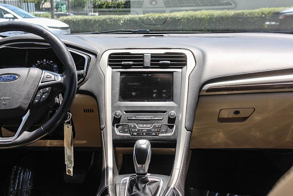 Thumbnail: 2016 Ford Fusion - 9