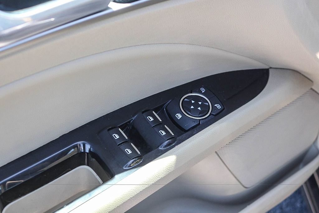 Thumbnail: 2016 Ford Fusion - 28
