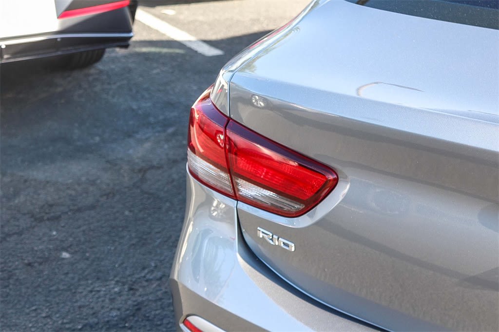 Thumbnail: 2021 Kia Rio - 21