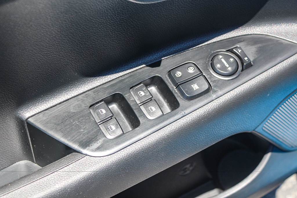 Thumbnail: 2023 Kia Rio - 25