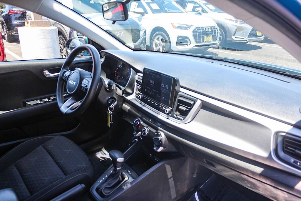 Thumbnail: 2023 Kia Rio - 12