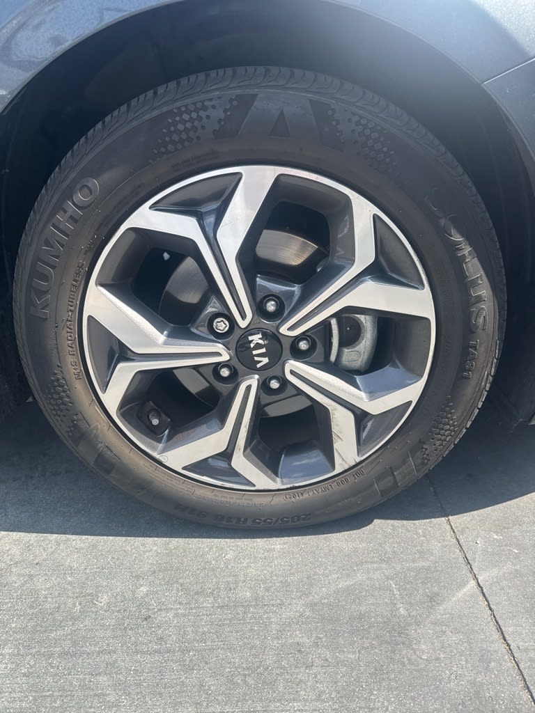 Thumbnail: 2021 Kia Forte - 18