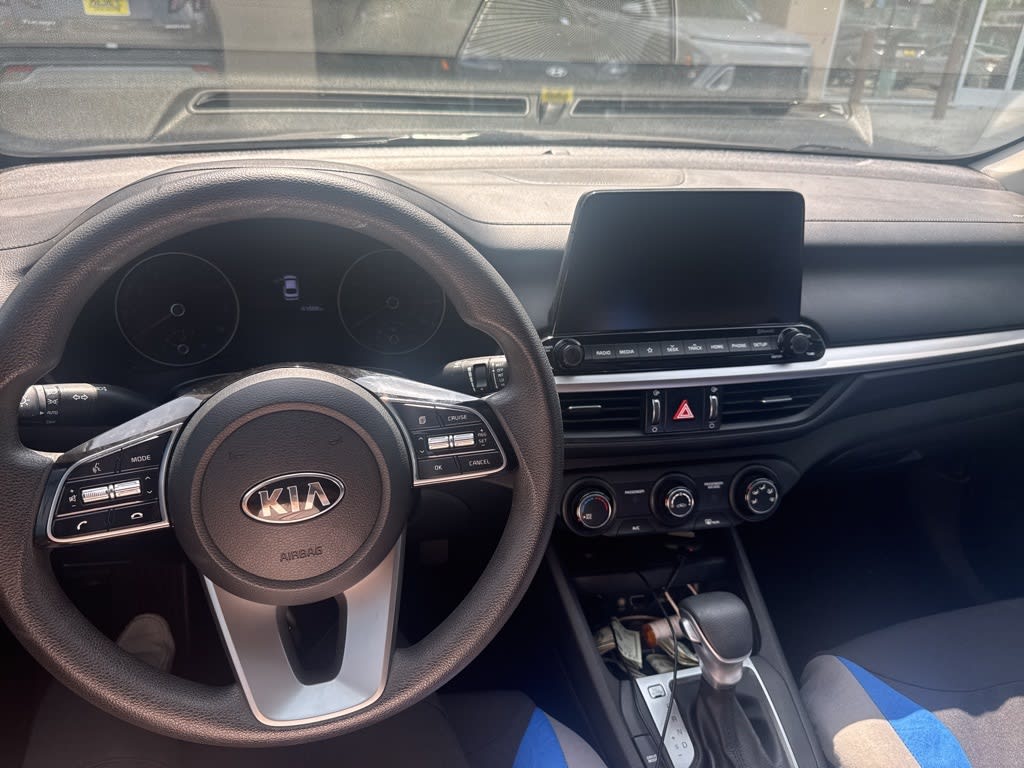 Thumbnail: 2021 Kia Forte - 9