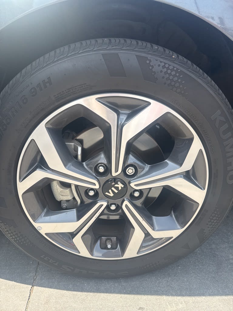 Thumbnail: 2021 Kia Forte - 16