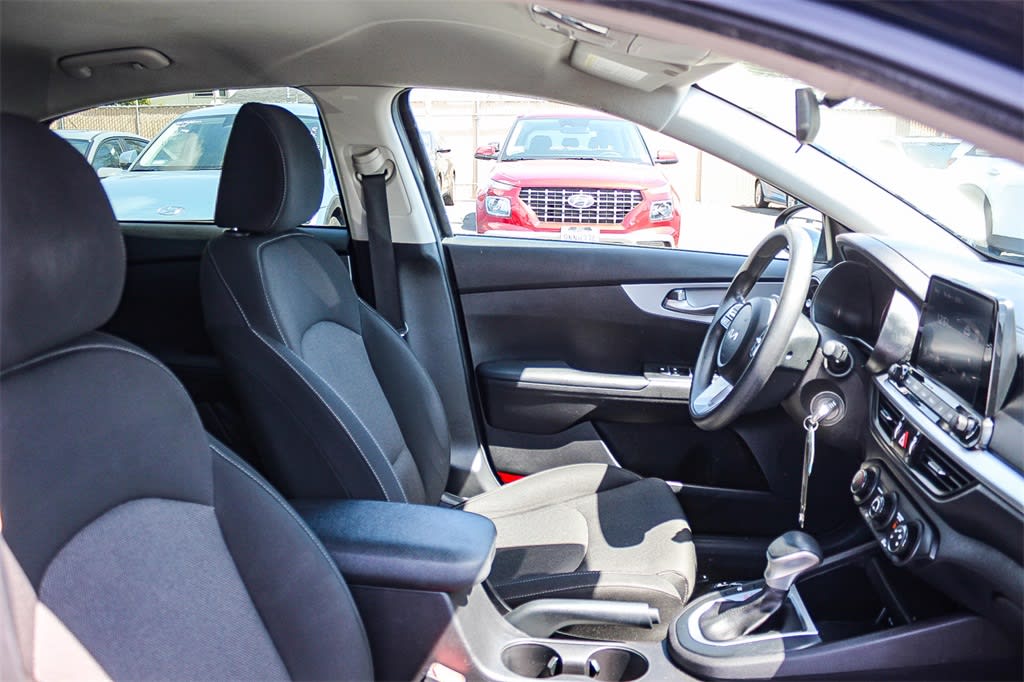 2022 Kia Forte LXS 10