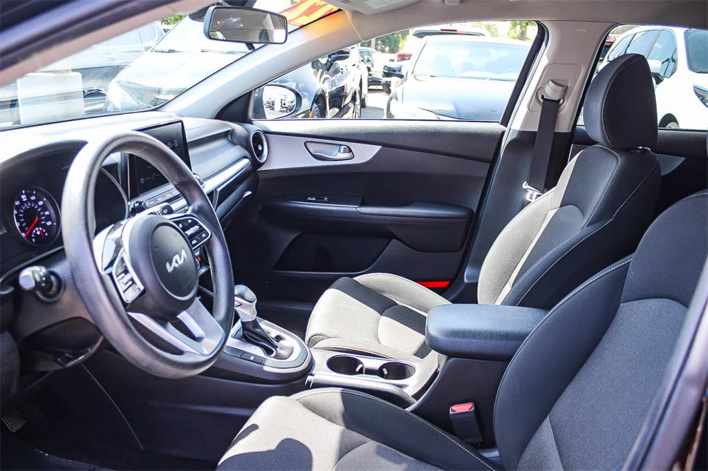 2022 Kia Forte LXS 11