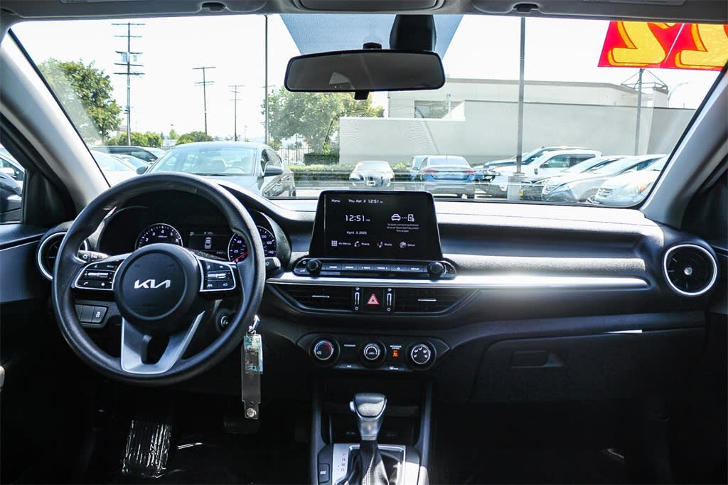 2022 Kia Forte LXS 2