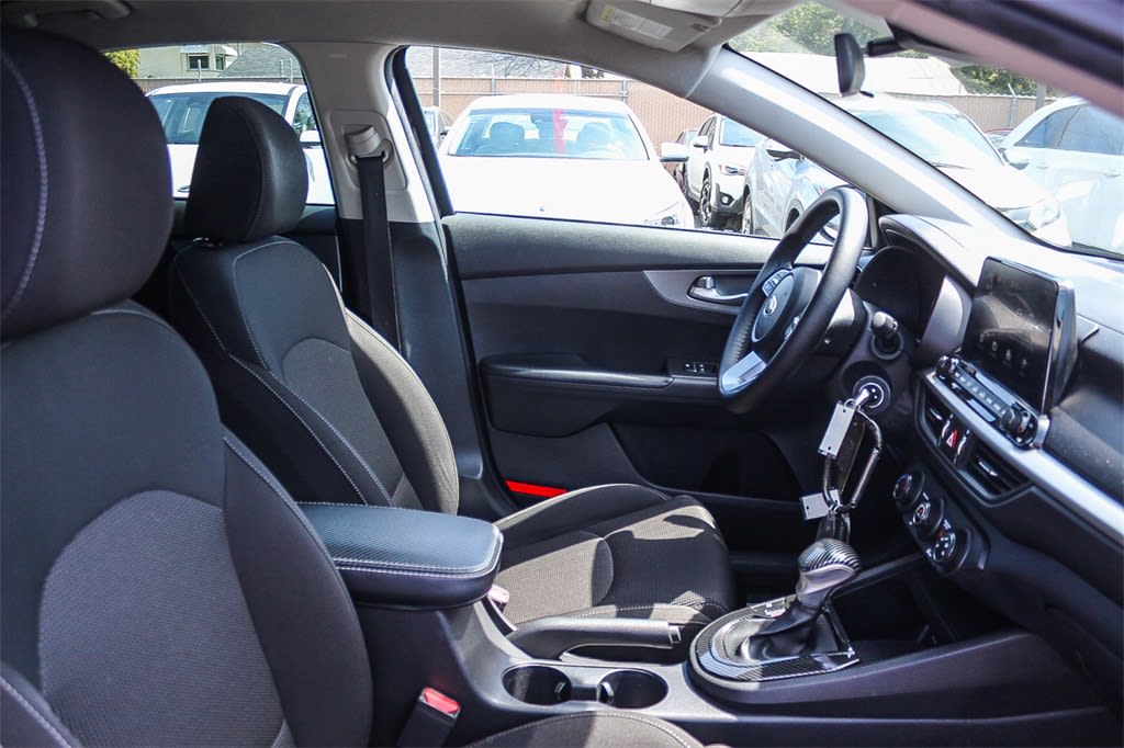 2021 Kia Forte LXS 9