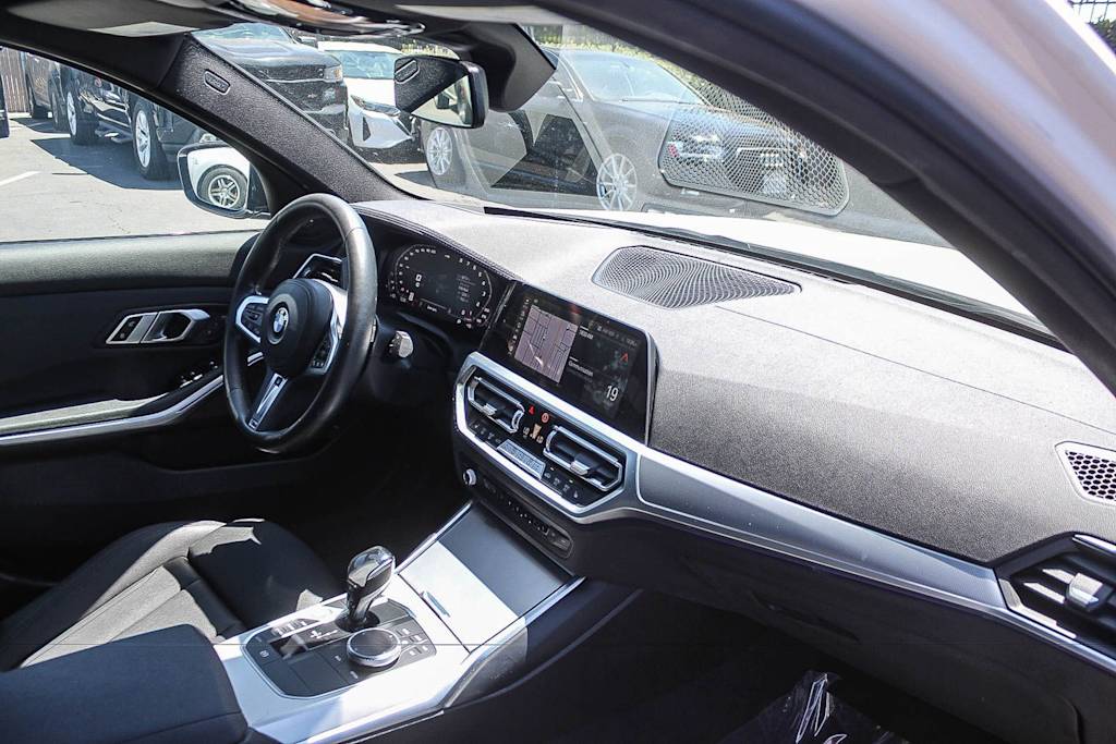 Thumbnail: 2021 BMW 3 Series - 12