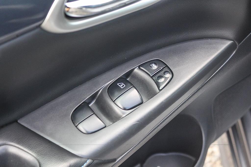 Thumbnail: 2019 Nissan Sentra - 26