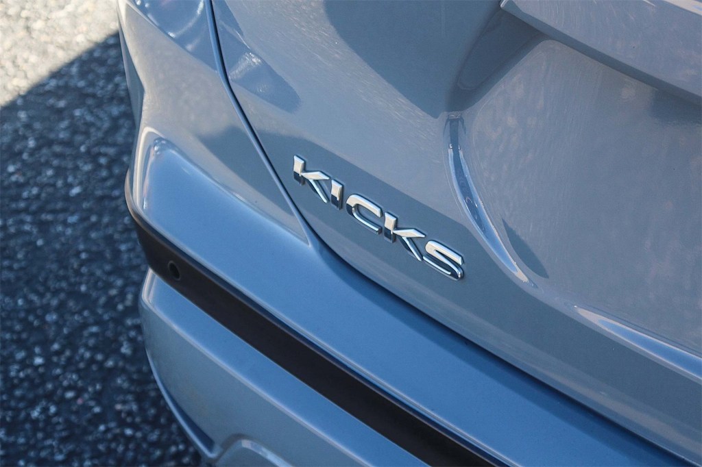 Thumbnail: 2021 Nissan Kicks - 6