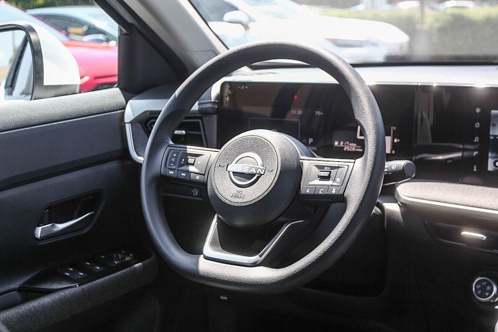 Thumbnail: 2025 Nissan Kicks - 12
