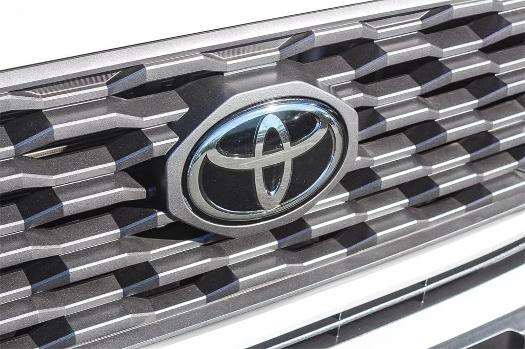 Thumbnail: 2021 Toyota Tacoma - 6