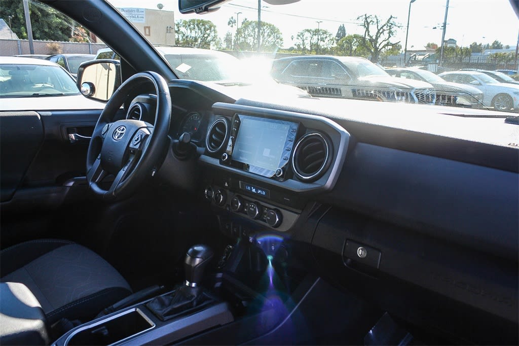 Thumbnail: 2021 Toyota Tacoma - 12