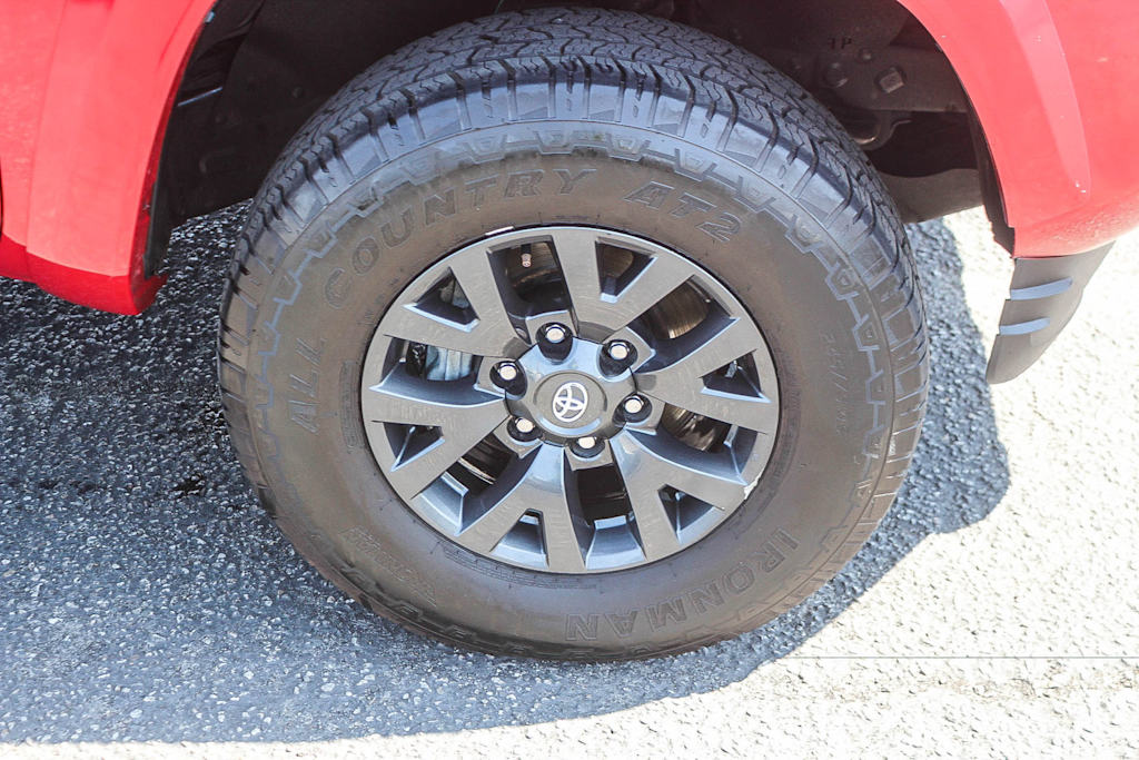 Thumbnail: 2021 Toyota Tacoma - 21