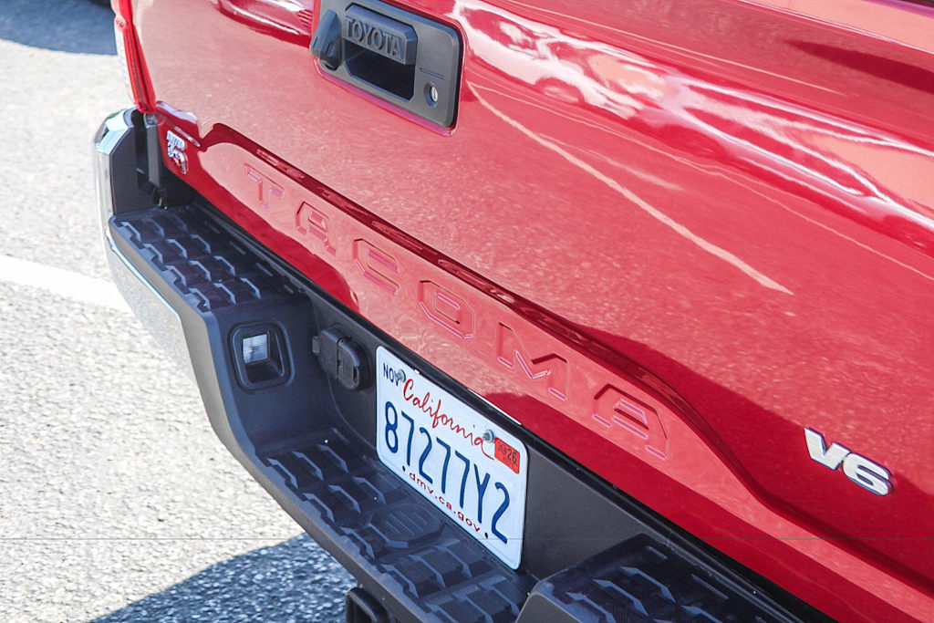 Thumbnail: 2021 Toyota Tacoma - 6
