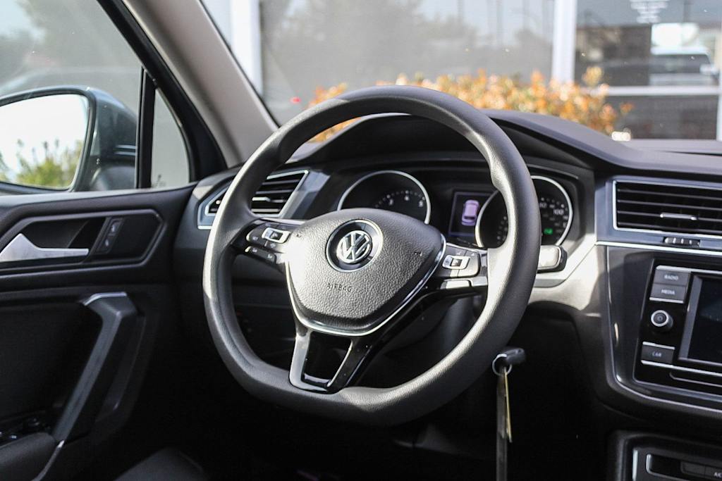Thumbnail: 2019 Volkswagen Tiguan - 9