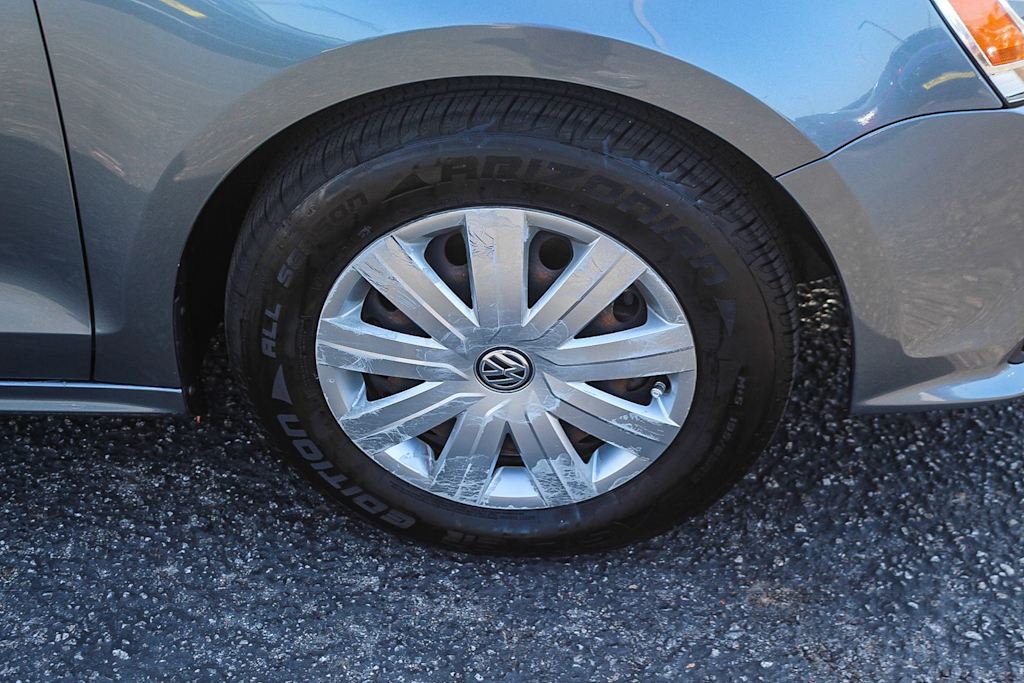 Thumbnail: 2015 Volkswagen Jetta - 21