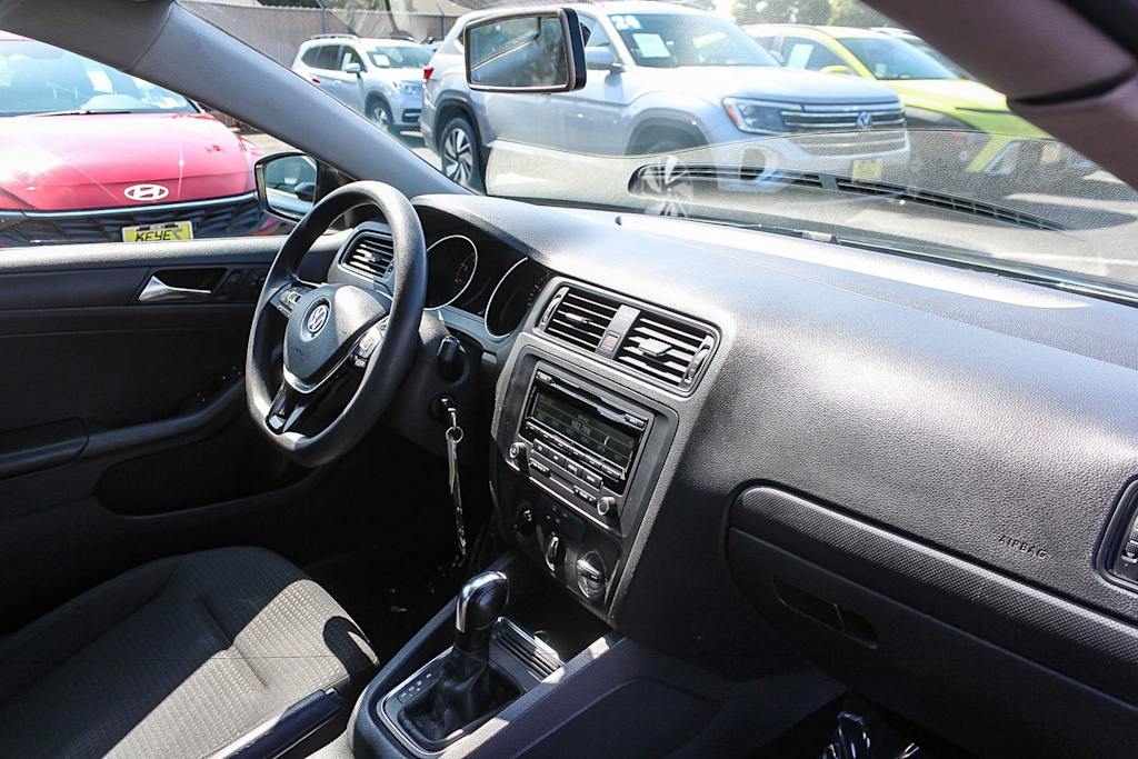 Thumbnail: 2015 Volkswagen Jetta - 13