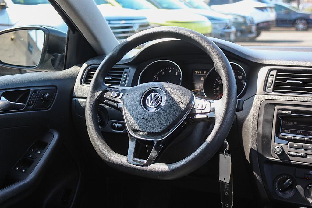 Thumbnail: 2015 Volkswagen Jetta - 12