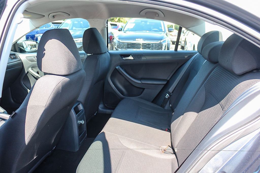 Thumbnail: 2015 Volkswagen Jetta - 11
