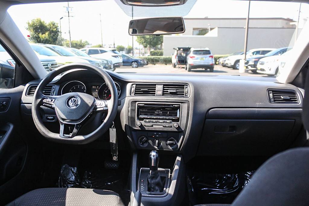 Thumbnail: 2015 Volkswagen Jetta - 2