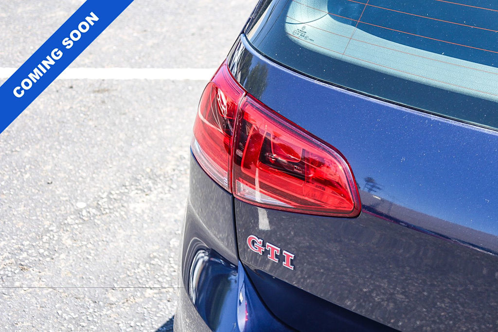 Thumbnail: 2017 Volkswagen Golf - 18