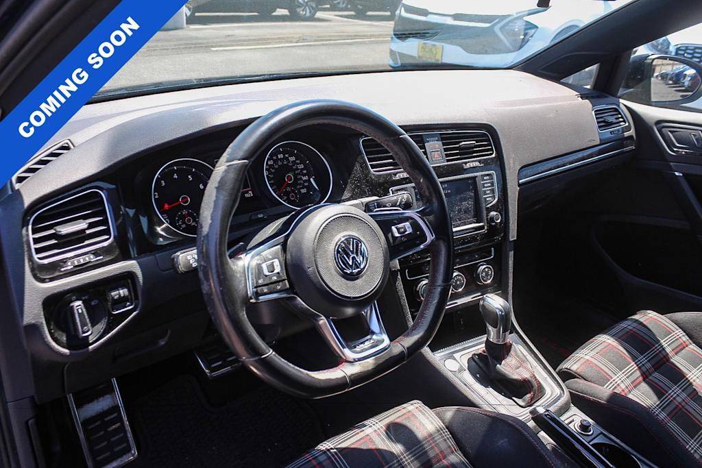 Thumbnail: 2017 Volkswagen Golf - 23