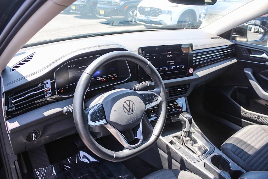 Thumbnail: 2025 Volkswagen Jetta - 23
