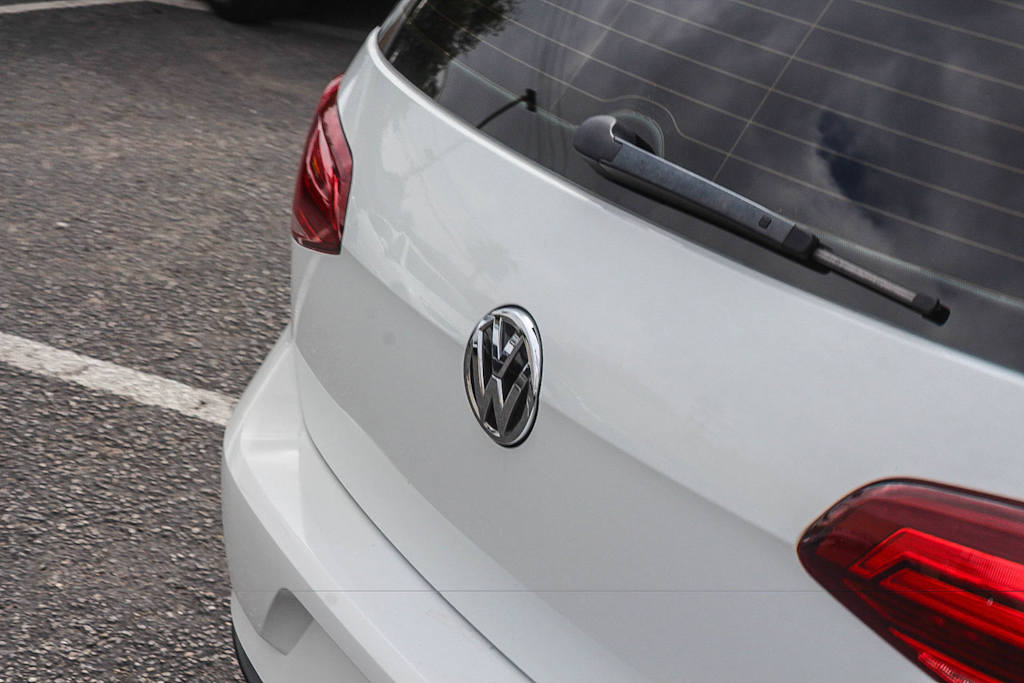 Thumbnail: 2019 Volkswagen Golf - 2