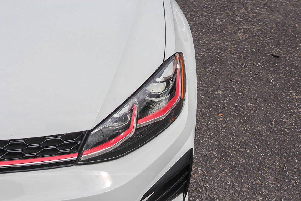 Thumbnail: 2019 Volkswagen Golf - 17