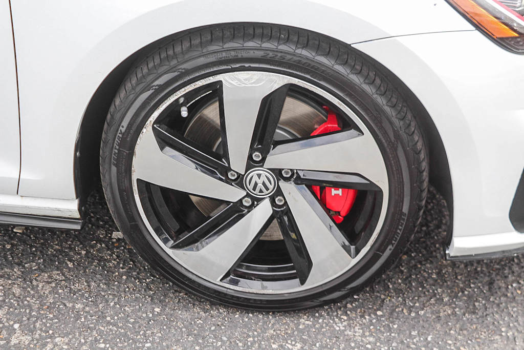 Thumbnail: 2019 Volkswagen Golf - 16