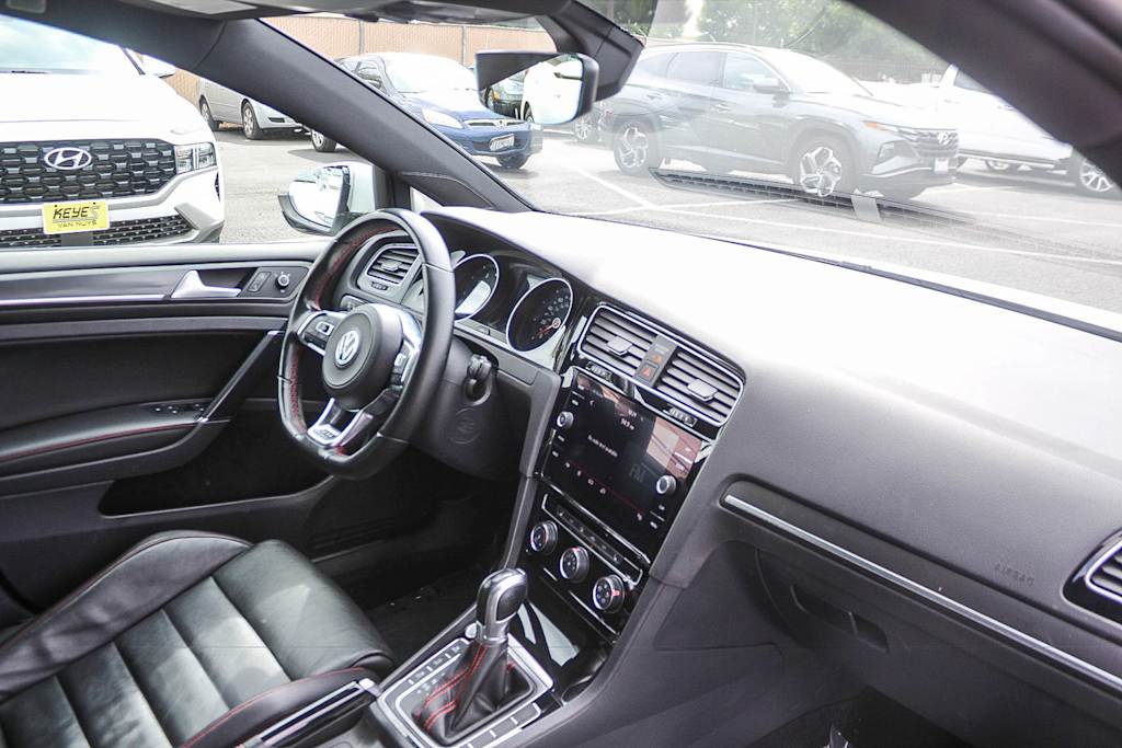 Thumbnail: 2019 Volkswagen Golf - 9