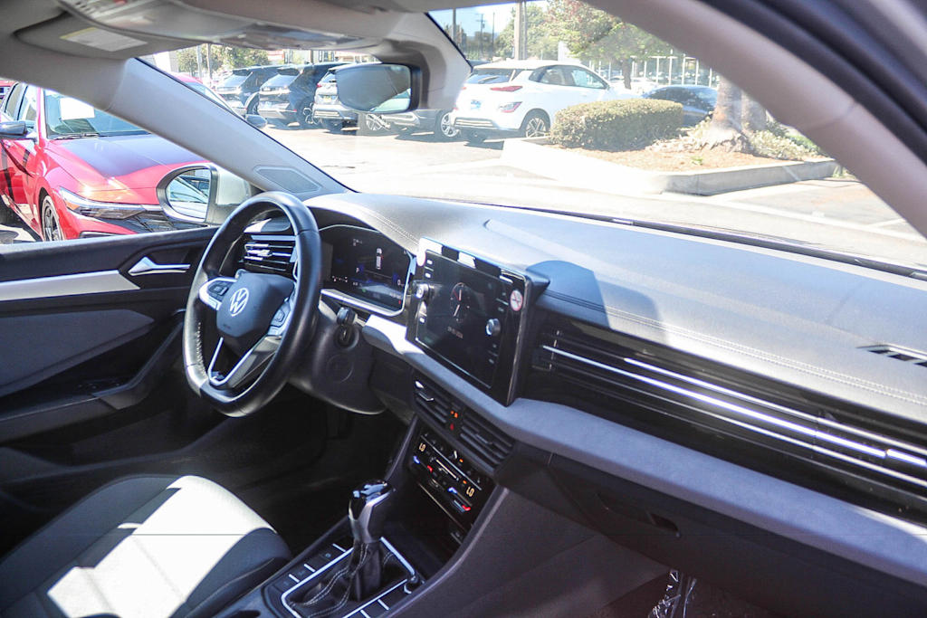 Thumbnail: 2025 Volkswagen Jetta - 13