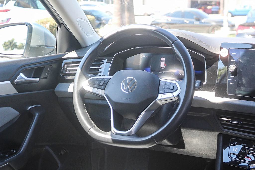 Thumbnail: 2025 Volkswagen Jetta - 12